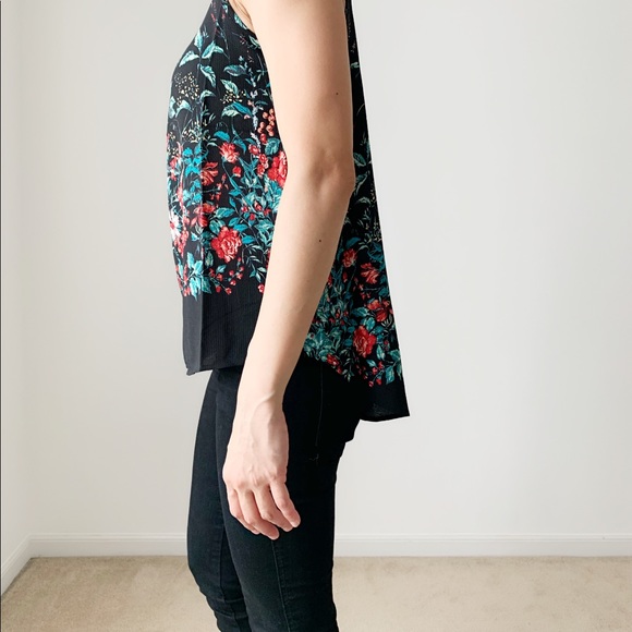 BRAND NEW SLEEVELESS FLORAL TANK WITH SEXY BACK DETAIL  - BLACK - Picture 5 of 5